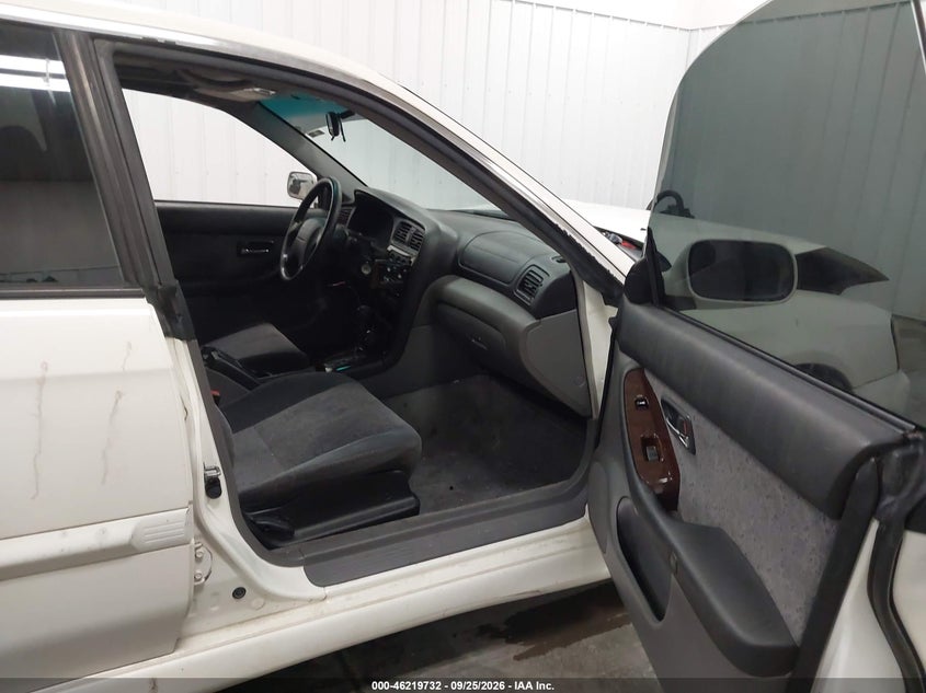 SUBARU LEGACY 2001 VIN 4S3BE645617205513