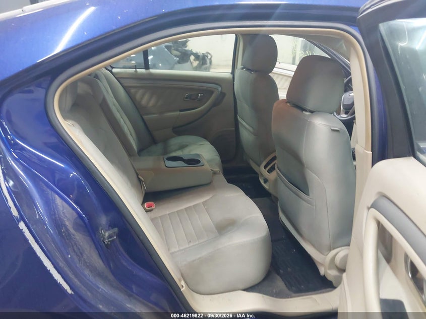 2013 FORD TAURUS SE · Photo 8