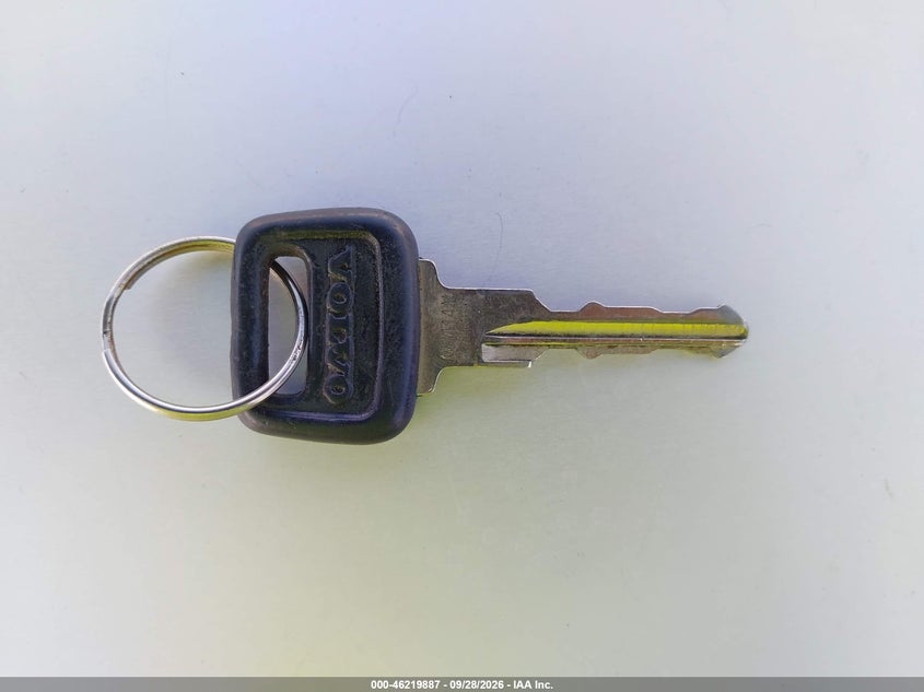 VOLVO 240 1990 VIN YV1AA8845L1415475