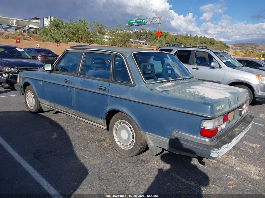 1990 VOLVO 240