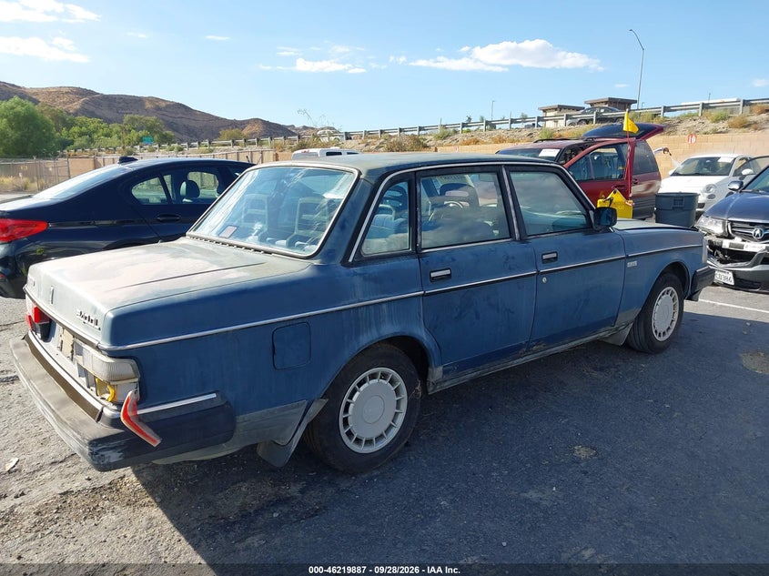 1990 VOLVO 240