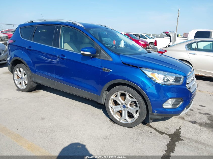 Vin: 1fmcu9j94jud34606, lot: 46719830, ford escape titanium 20181