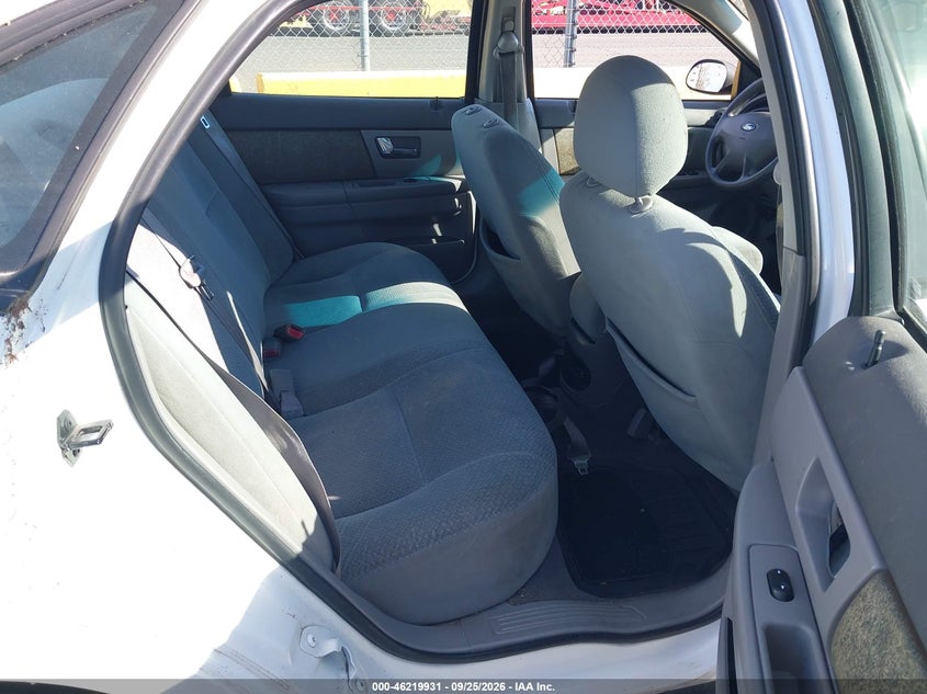 2002 FORD TAURUS auction photo 8