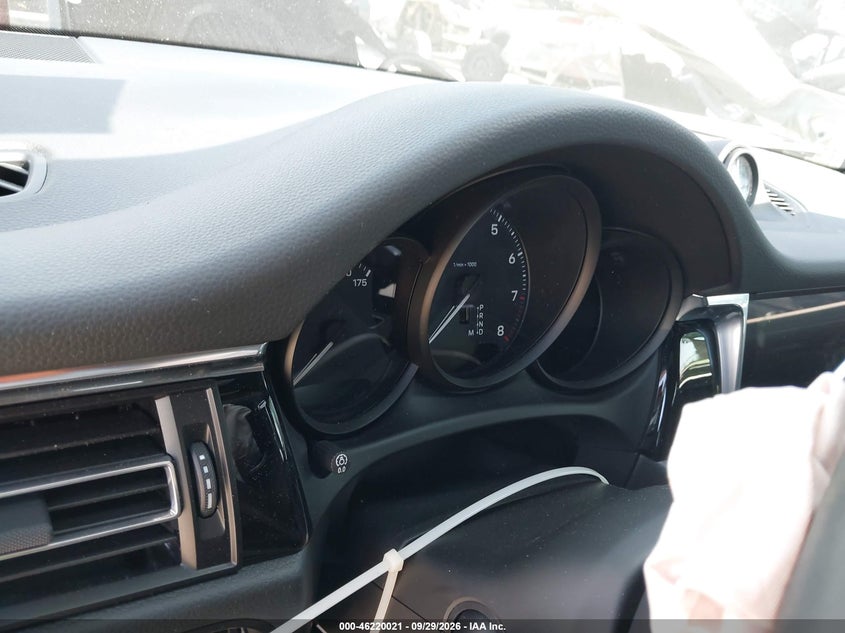 PORSCHE MACAN - zdjęcie 18