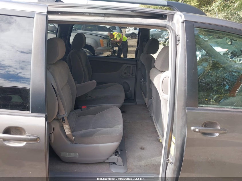 TOYOTA SIENNA 2005 VIN 5TDZA22C05S279770