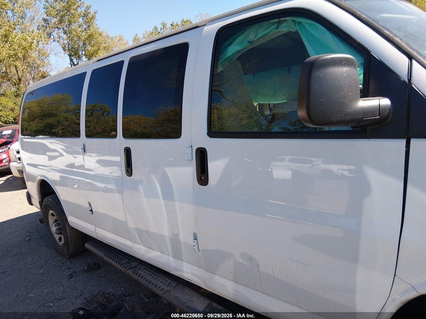 2019 CHEVROLET EXPRESS 3500 LT · Photo 13