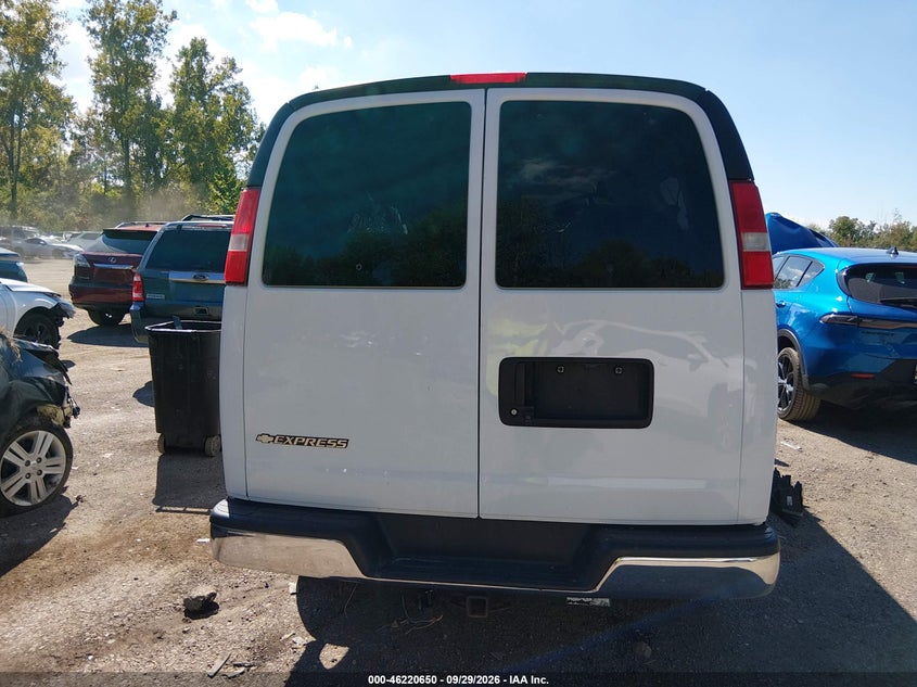 2019 CHEVROLET EXPRESS 3500 LT · Photo 16