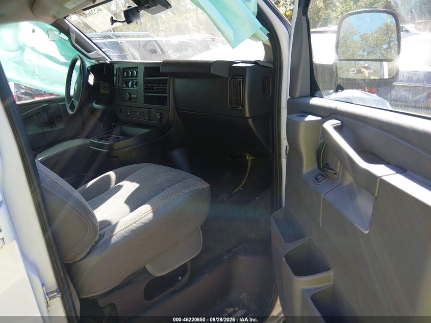 2019 CHEVROLET EXPRESS 3500 LT · Photo 5