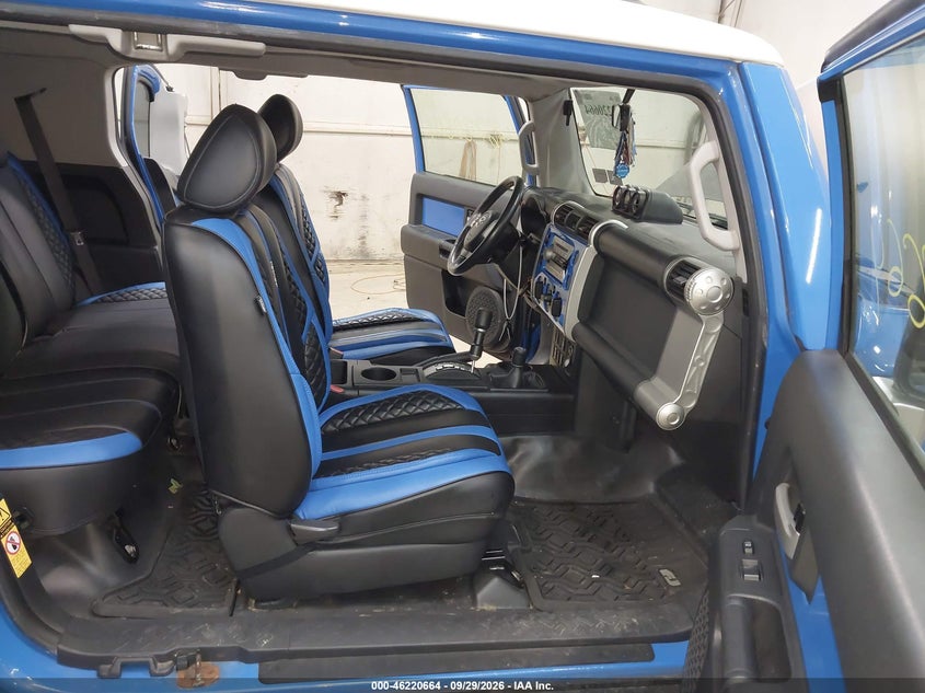 TOYOTA FJ CRUISER 2007 VIN JTEBU11F170075334