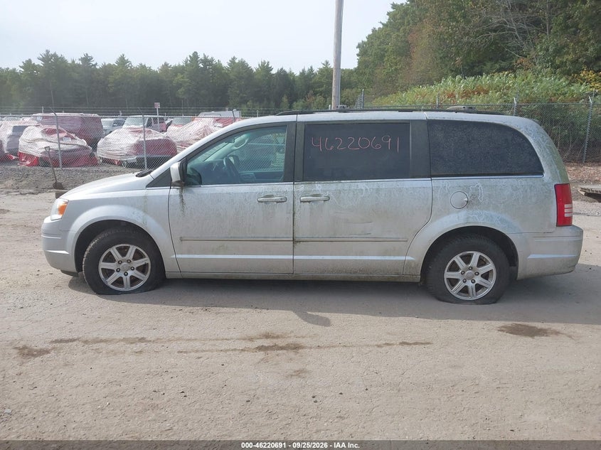 CHRYSLER TOWN & COUNTRY 2010 VIN 2A4RR8DXXAR375124