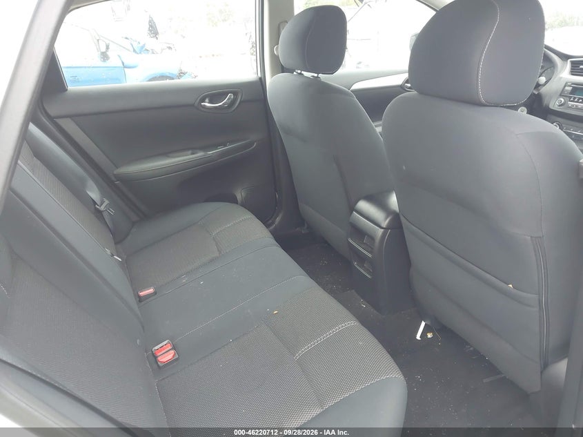 2017 NISSAN SENTRA S · Фото 8