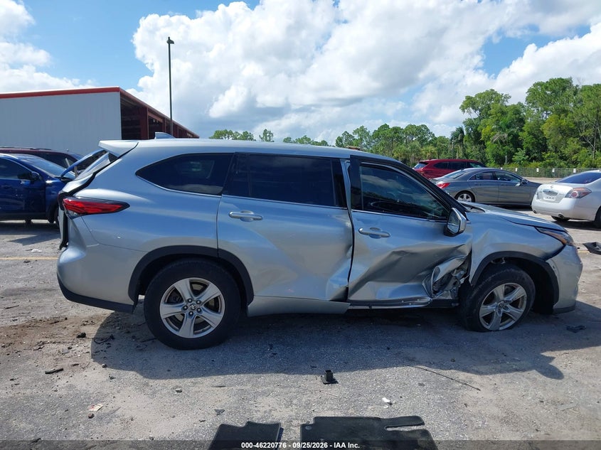 TOYOTA HIGHLANDER - zdjęcie 13