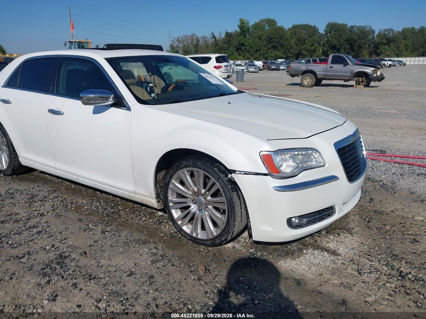 2013 CHRYSLER 300C · Photo 6
