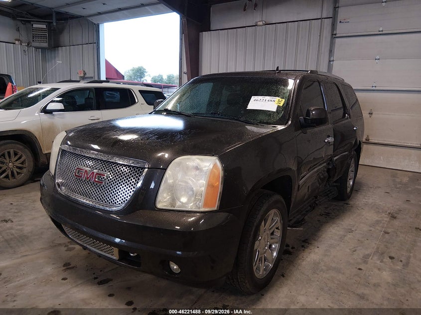 2010 GMC Yukon Denali, Left Side, IAAI, VIN 1GKUKEEF1AR104911 — photo 2