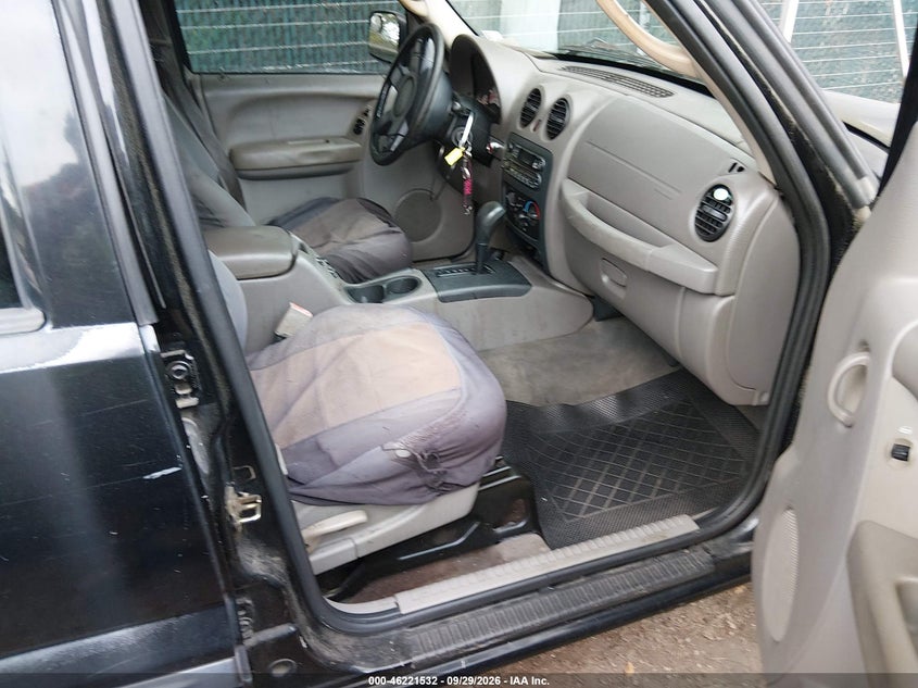 2004 JEEP LIBERTY auction photo 5