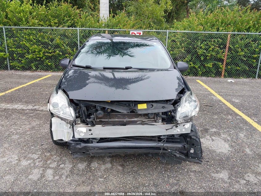 TOYOTA PRIUS - zdjęcie 13