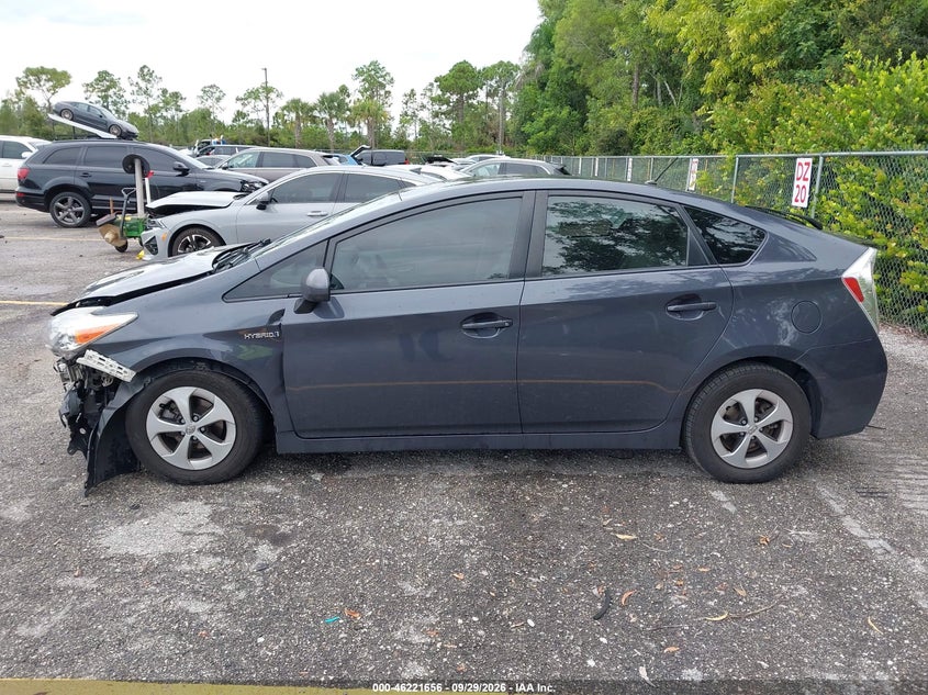 TOYOTA PRIUS - zdjęcie 15