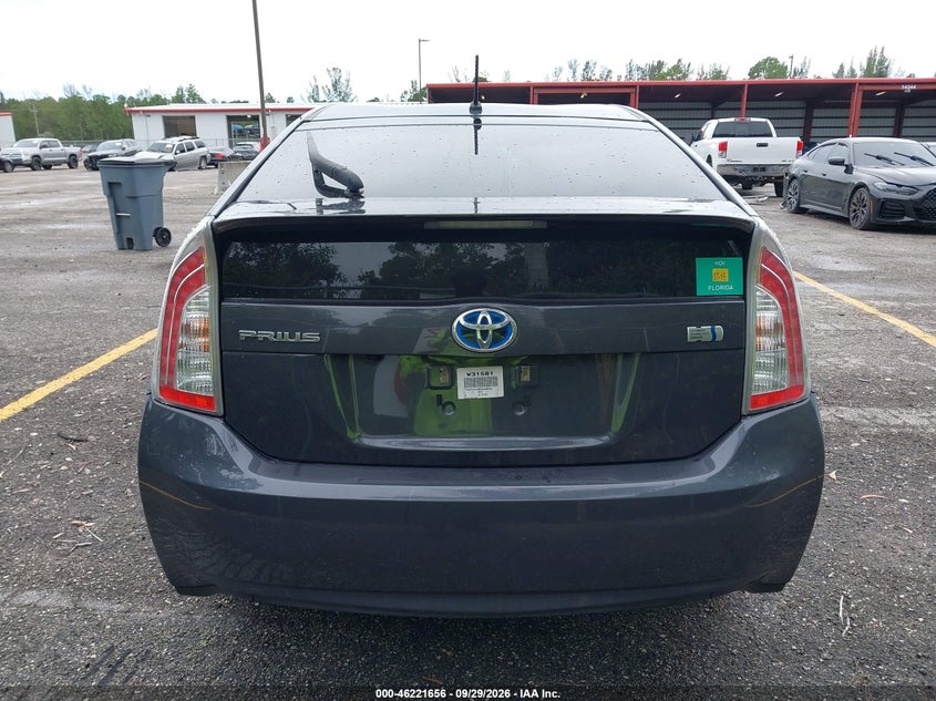 TOYOTA PRIUS - zdjęcie 17
