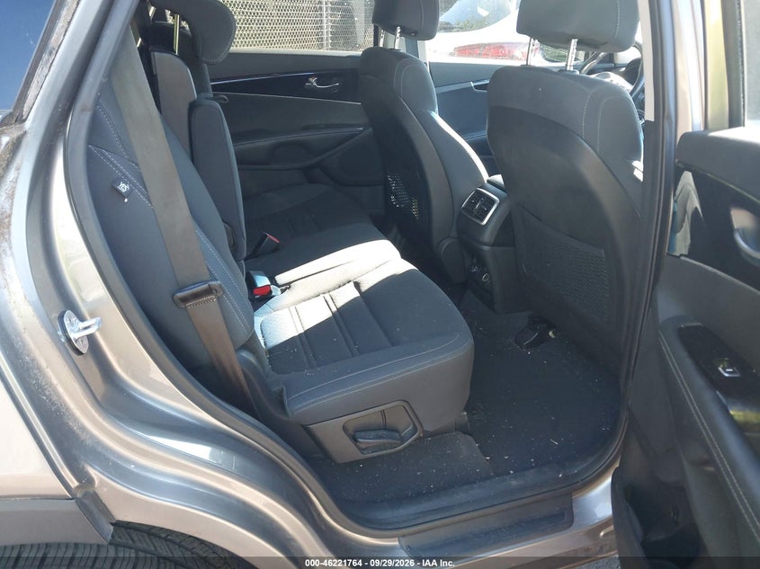 2017 KIA SORENTO 2.4L LX · Фото 8