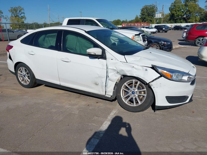 Vin: 1fadp3f23hl337429, lot: 46721786, ford focus se 2017 img_1