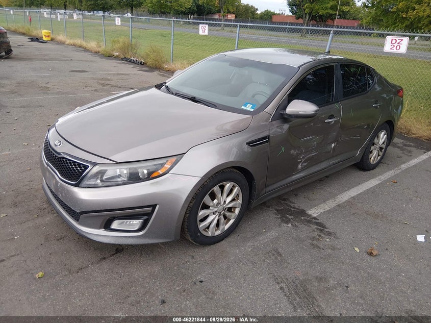 2015 Kia Optima Lx, Left Side, IAAI, VIN 5XXGM4A7XFG477306 — photo 2