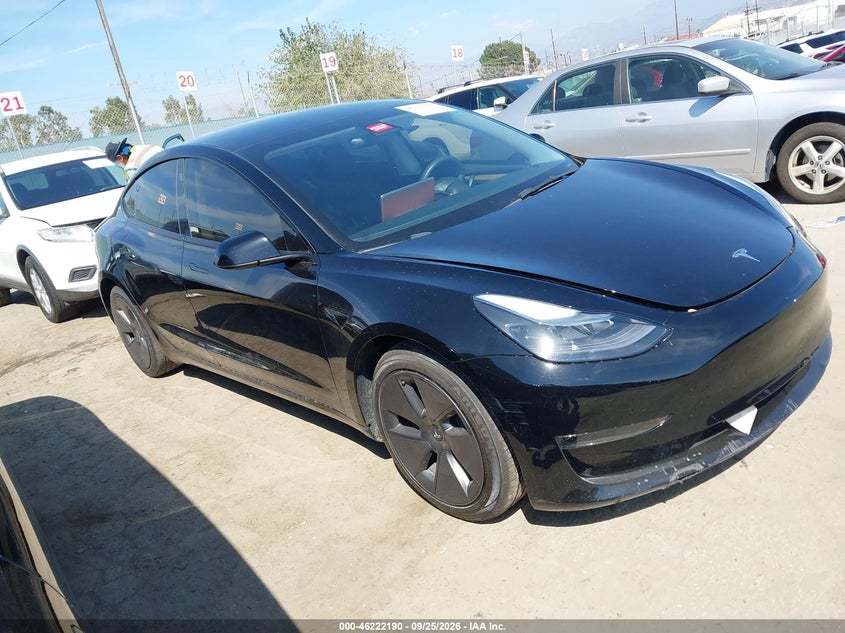TESLA MODEL 3 - zdjęcie 1