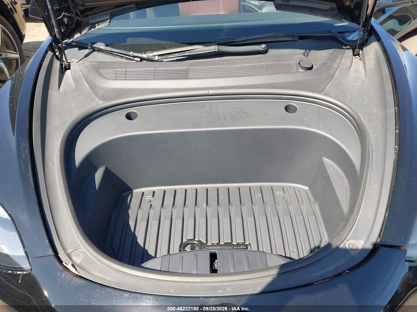 TESLA MODEL 3 - zdjęcie 10