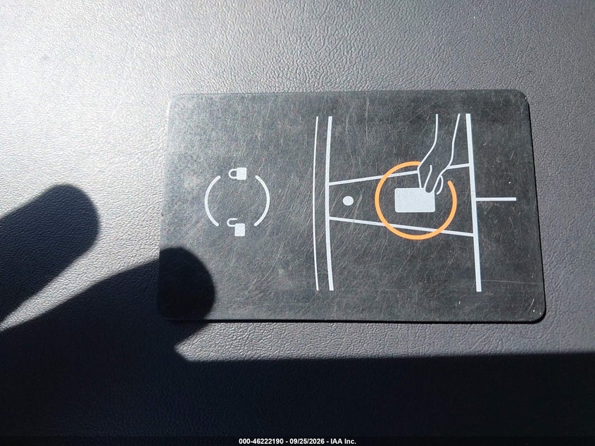 TESLA MODEL 3 - zdjęcie 11