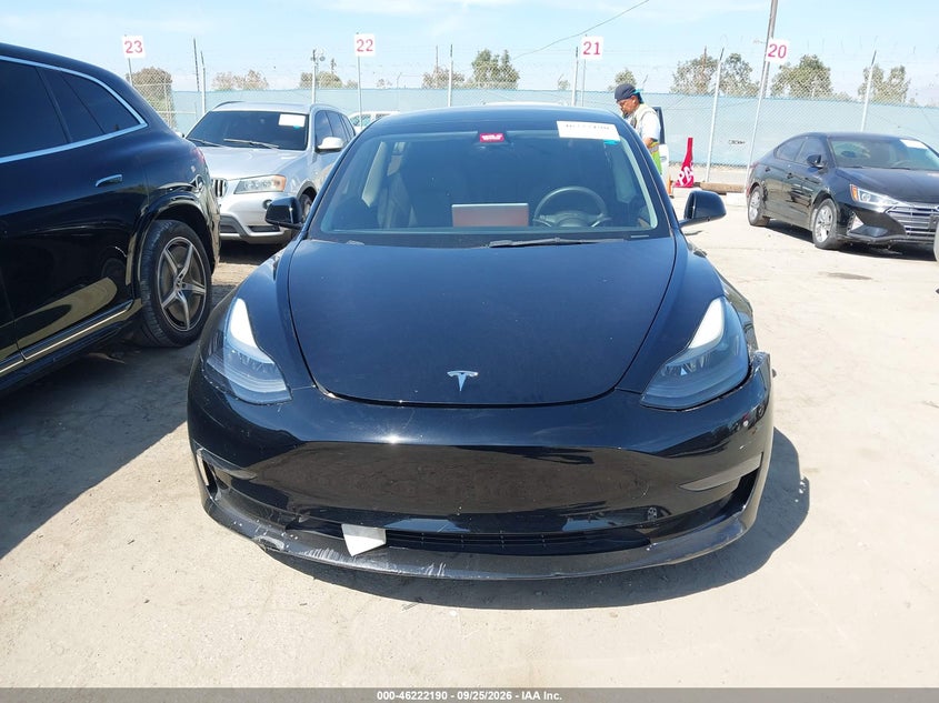 TESLA MODEL 3 - zdjęcie 12