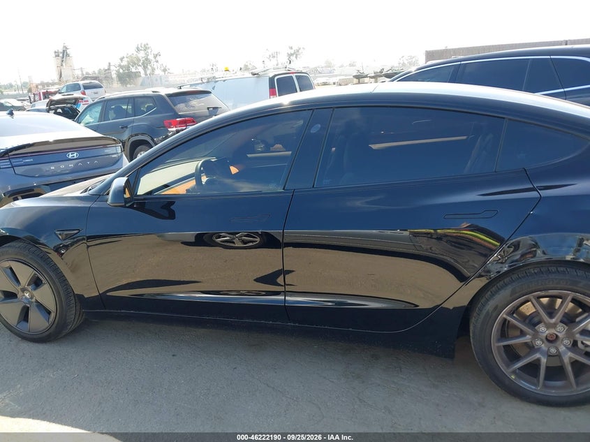 TESLA MODEL 3 - zdjęcie 14