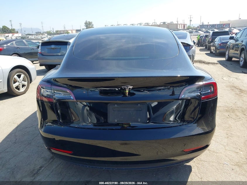 TESLA MODEL 3 - zdjęcie 16