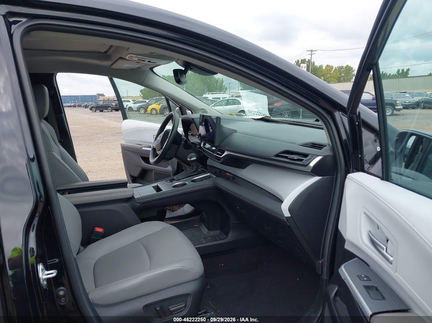 TOYOTA SIENNA - zdjęcie 5