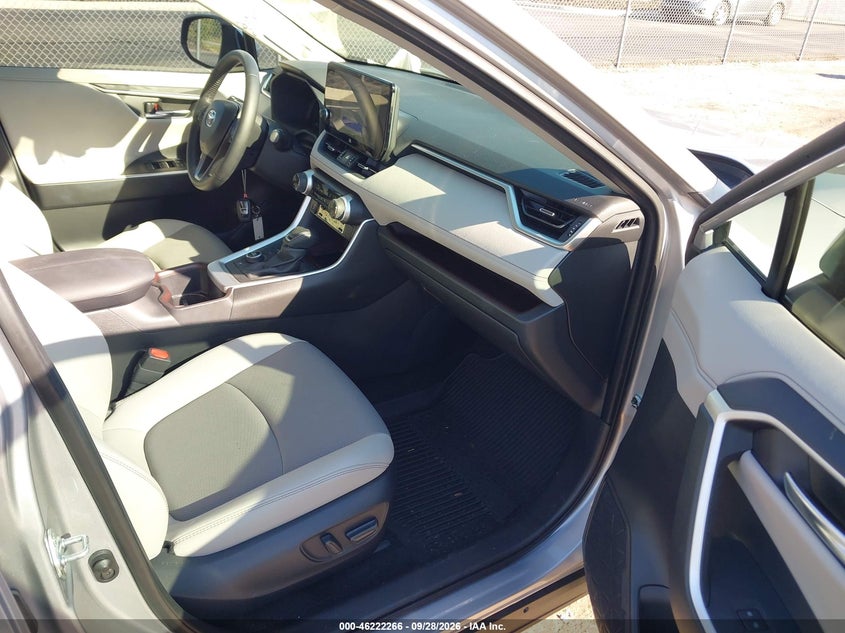 TOYOTA RAV4 HYBRID - zdjęcie 5