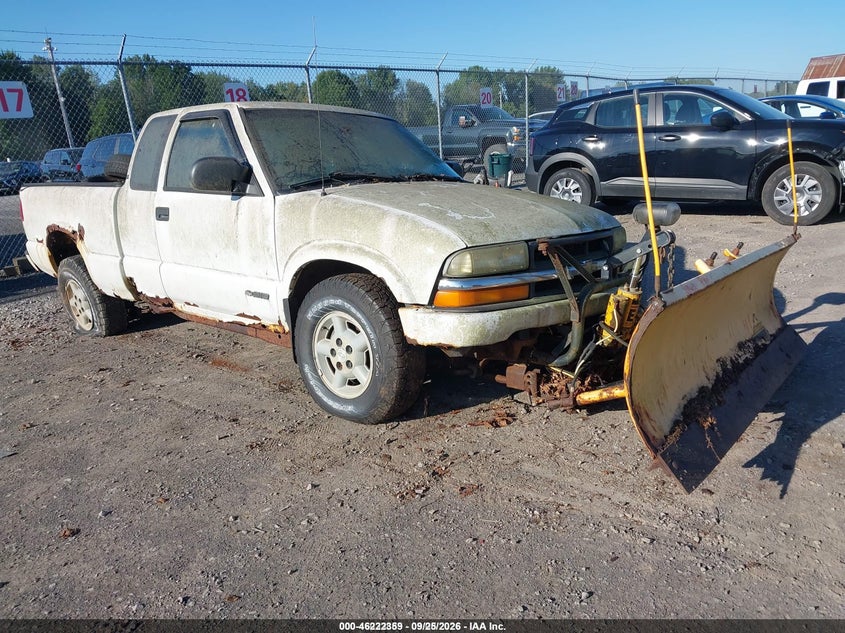 2001 CHEVROLET S-10 LS