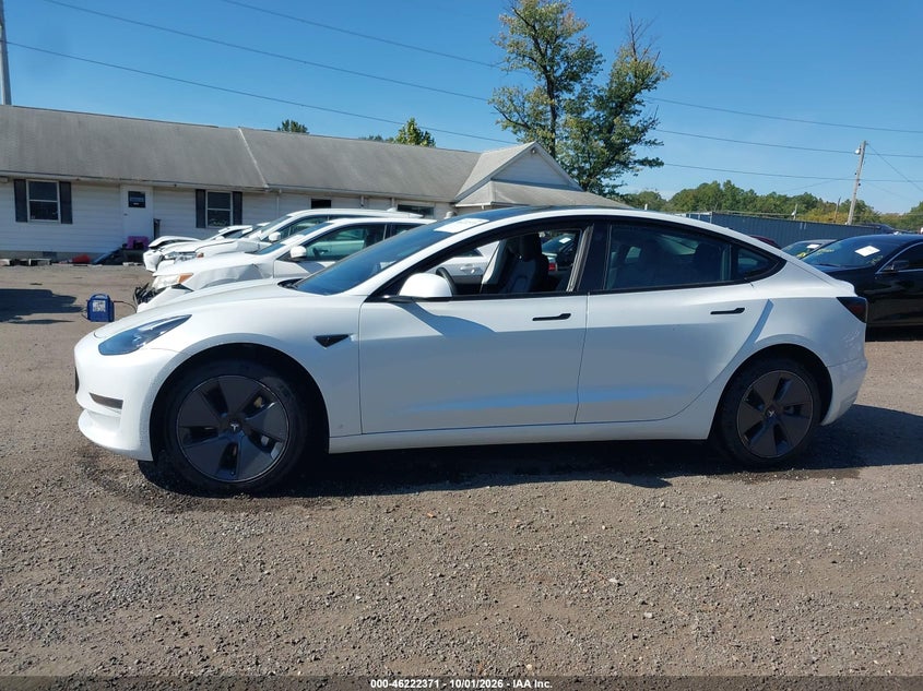 TESLA MODEL 3 - zdjęcie 14