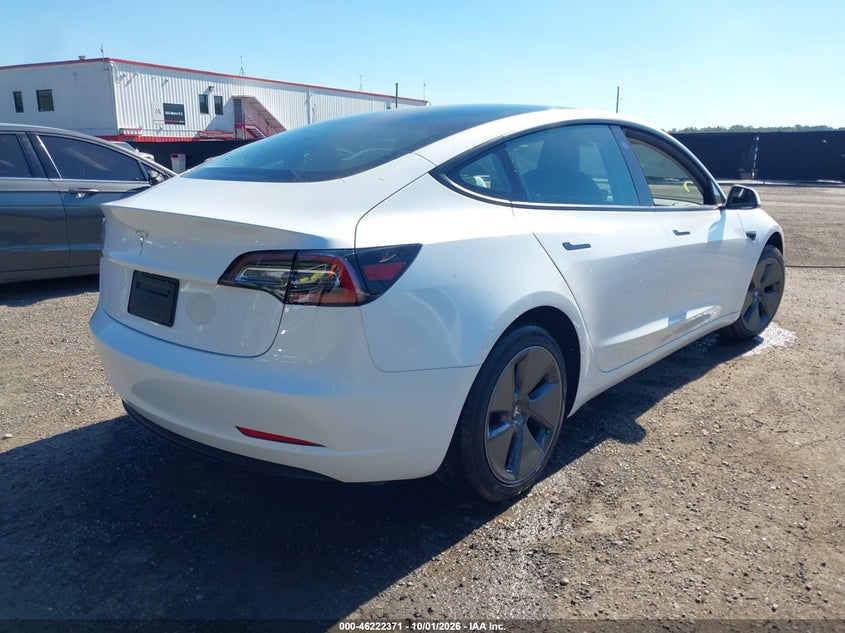 TESLA MODEL 3 - zdjęcie 4