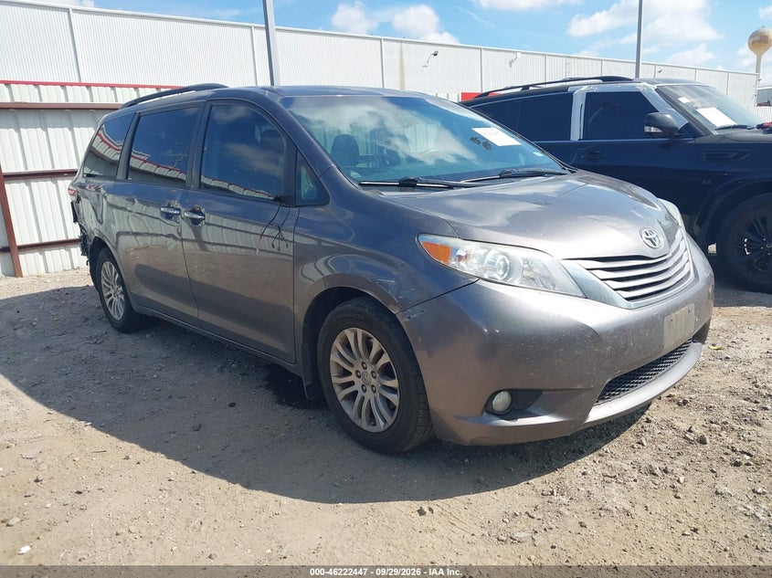 TOYOTA SIENNA - zdjęcie 1