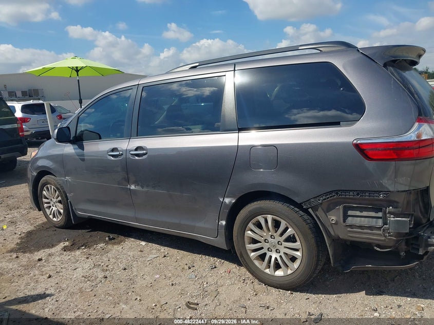 TOYOTA SIENNA - zdjęcie 14