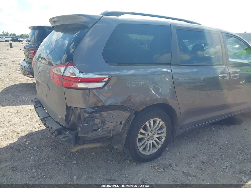 TOYOTA SIENNA - zdjęcie 6
