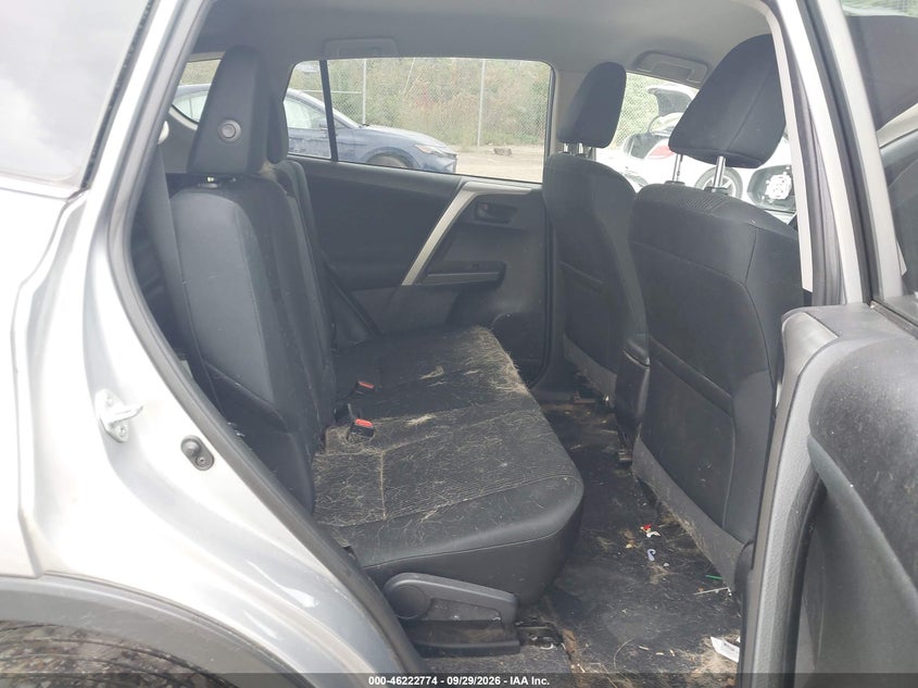 TOYOTA RAV4 - zdjęcie 8