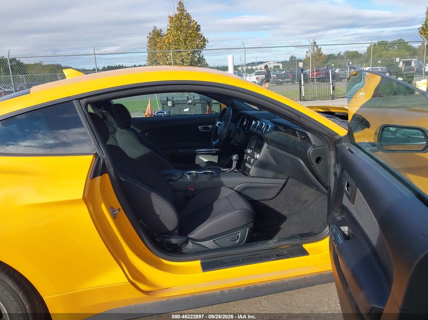 FORD MUSTANG - zdjęcie 5
