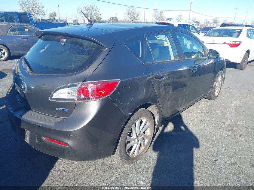 2013 MAZDA MAZDA3 I TOURING · Photo 4
