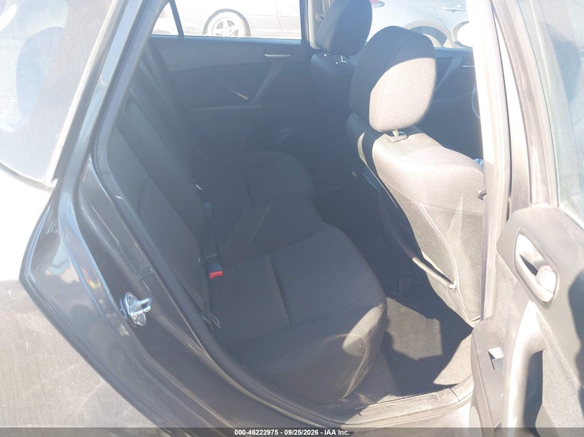 2013 MAZDA MAZDA3 I TOURING · Photo 8