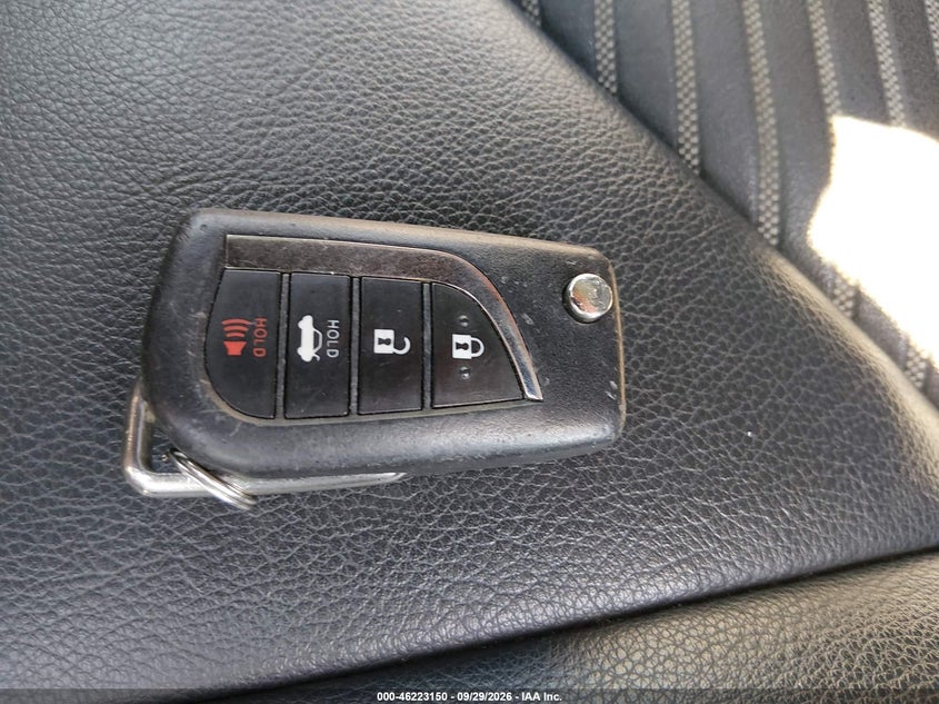 TOYOTA CAMRY - zdjęcie 11