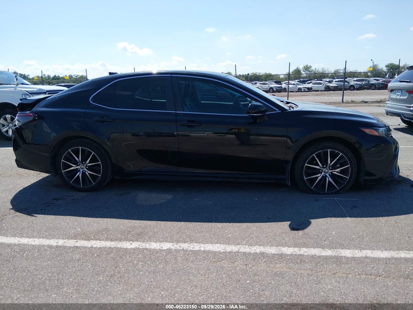 TOYOTA CAMRY - zdjęcie 13