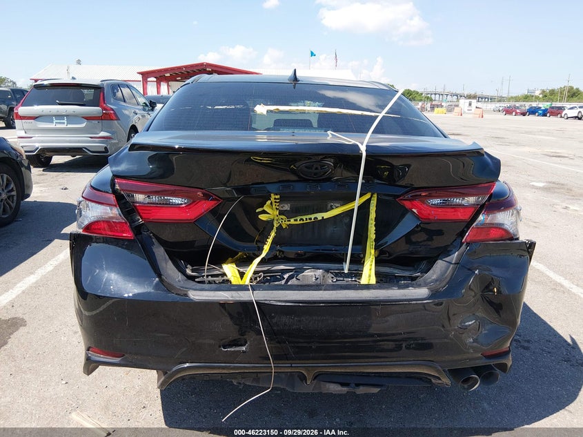 TOYOTA CAMRY - zdjęcie 16