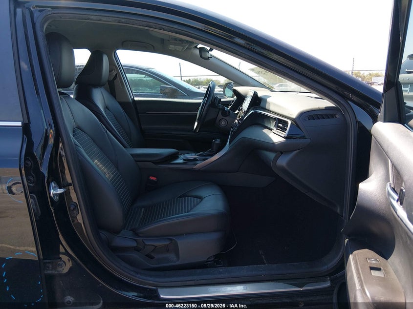 TOYOTA CAMRY - zdjęcie 5