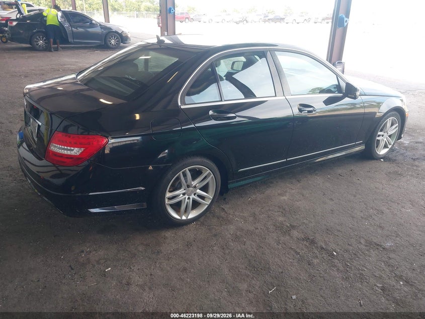 2014 MERCEDES-BENZ C 250 SPORT · Фото 4
