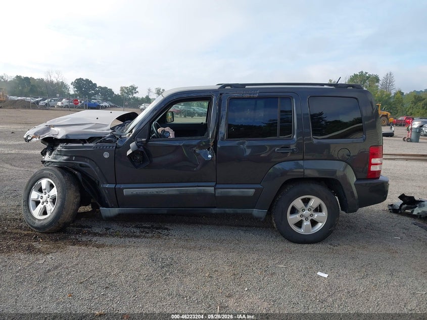Фото 15 - JEEP LIBERTY