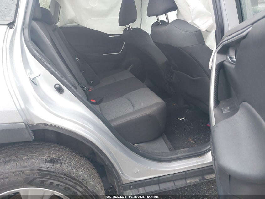TOYOTA RAV4 - zdjęcie 8
